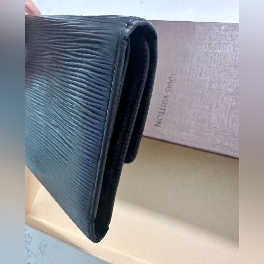 🍁Louis Vuitton vintage wallet epi leather good condition authentic - Picture 10 of 16